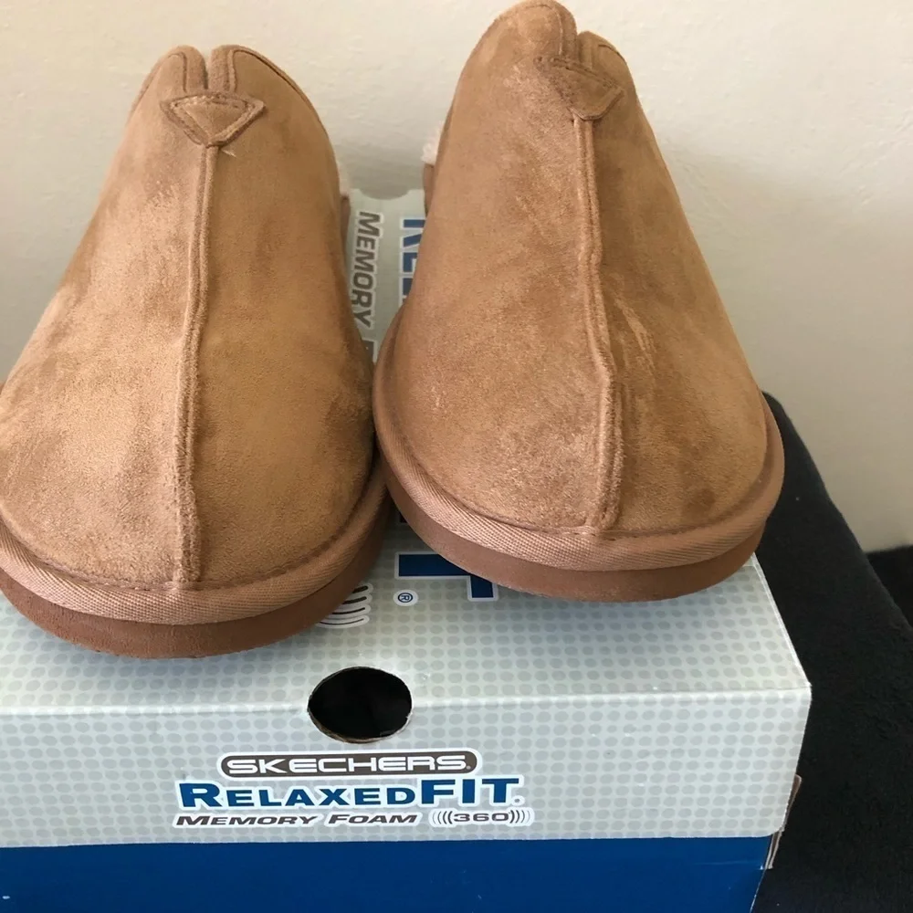 Skechers Relaxed Fit Memory Foam Slippers